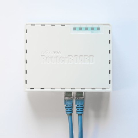 Router Mikrotik hEX (RB750Gr3) Total Ethernet  Ports:5; Architecture:MMIPS; CPU core:2