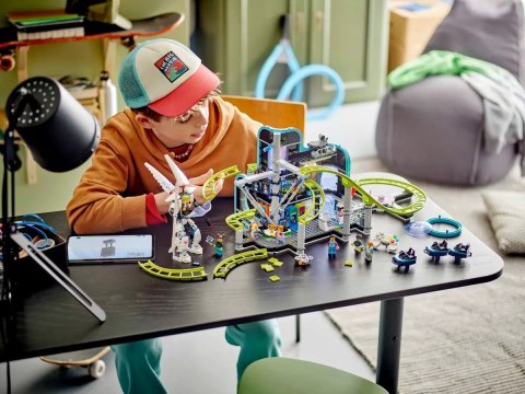 LEGO City 60421 Park Świat robotów z rollercoasterem